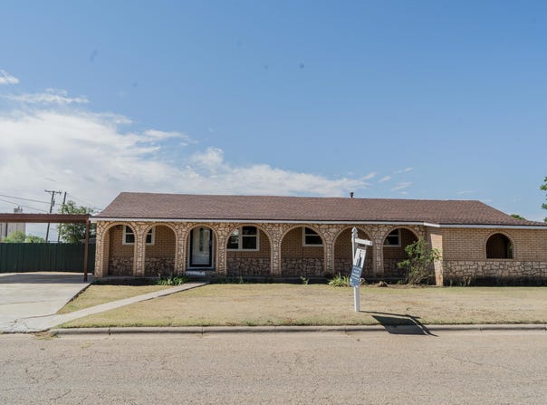 402 E 9th Street, Plainview, TX 79072