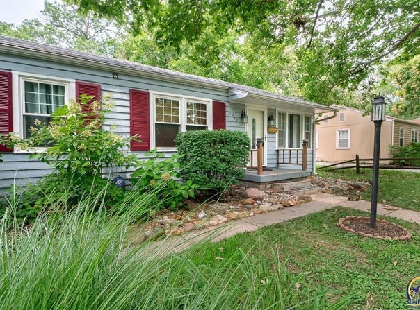 1833 SW Wayne AVE, Topeka, KS 66614
