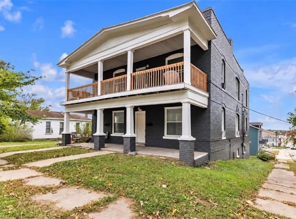 802 S 11th St, St Joseph, MO 64504