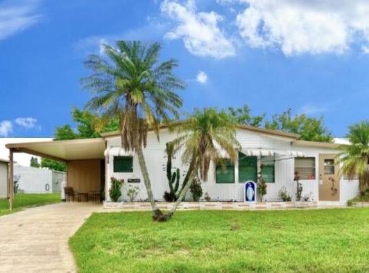 6226 S Joshua Lane, Lake Worth, FL 33462