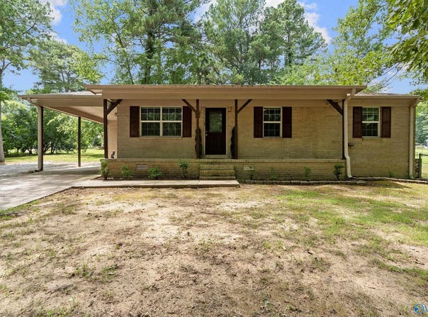 409 Harris Street NW, Hartselle, AL 35640