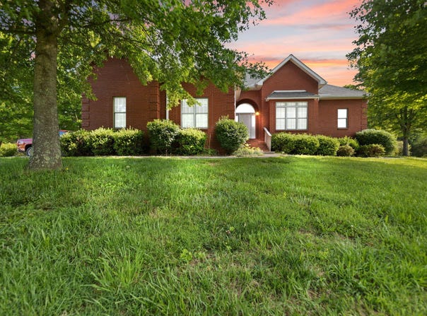 225 Hilltop Road, East Bernstadt, KY 40729