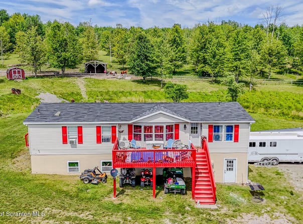 660 Wildenberg Road, Clifford Twp, PA 18470