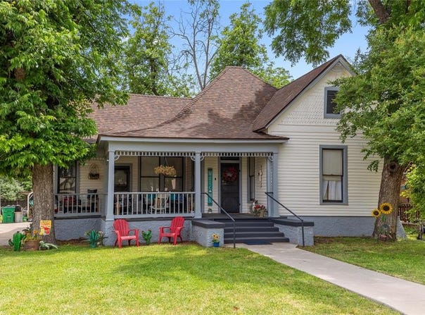 517 W College Avenue, Coleman, TX 76834