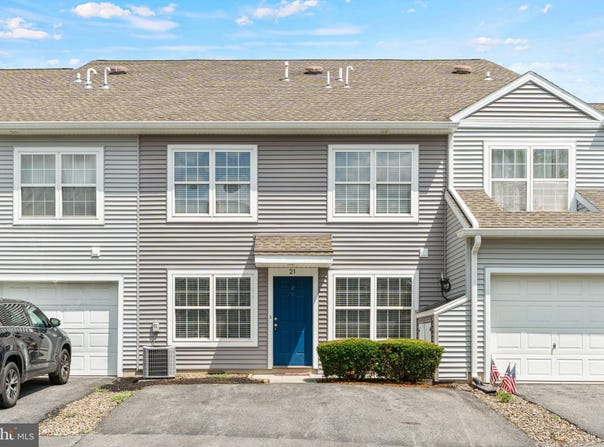 21 COURT LANE, CARLISLE, PA 17013