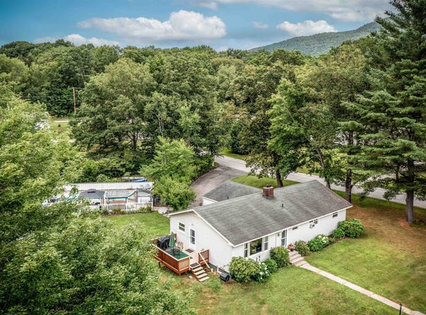 52 Victoria Drive, Rutland Town, VT 05701