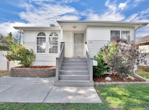 2911 E AUGUSTA Ave, Spokane, WA 99207