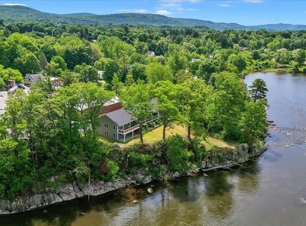 7 River Street, Milton, VT 05468
