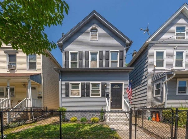 576 Walnut St, Elizabeth City, NJ 07201-1105