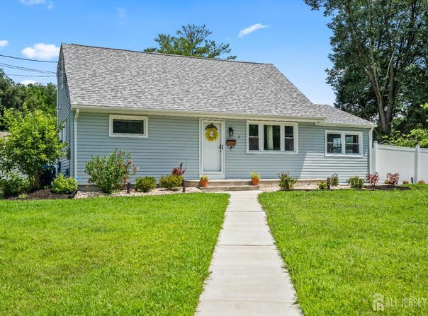 2 Laurie Drive, East Brunswick, NJ 08816