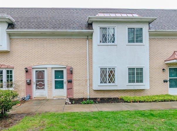 8210 Deepwood Boulevard, Mentor, OH 44060