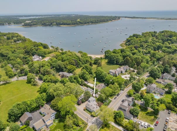 5 Putnam, Cotuit, MA 02635
