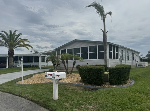 1928 Sunflower Circle, Sebring, FL 33872