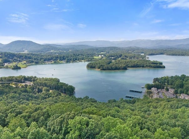 1077 Frog Pond Road, Hiawassee, GA 30546