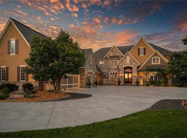 18901 Brookwood Road, Prior Lake, MN 55372