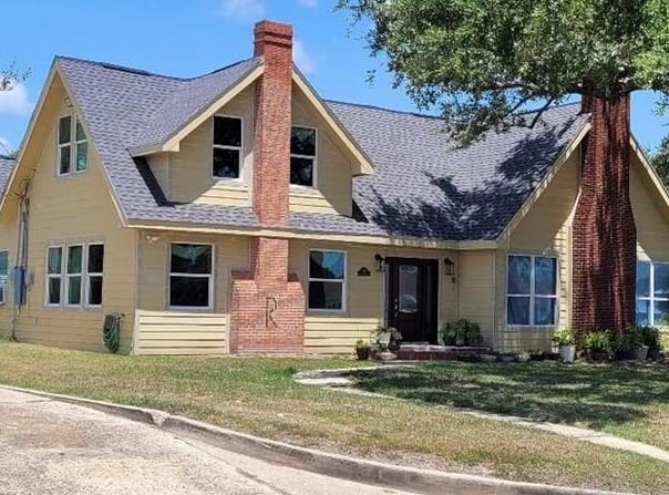 405 E PURISIMA ST, Refugio, TX 78377