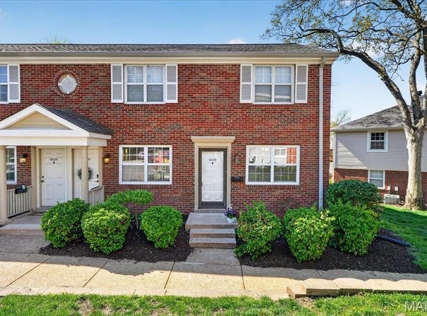 9028 Cardinal Terrace, Brentwood, MO 63144