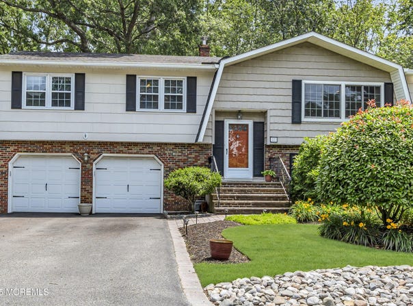 27 Greenhill Drive, Brick, NJ 08724