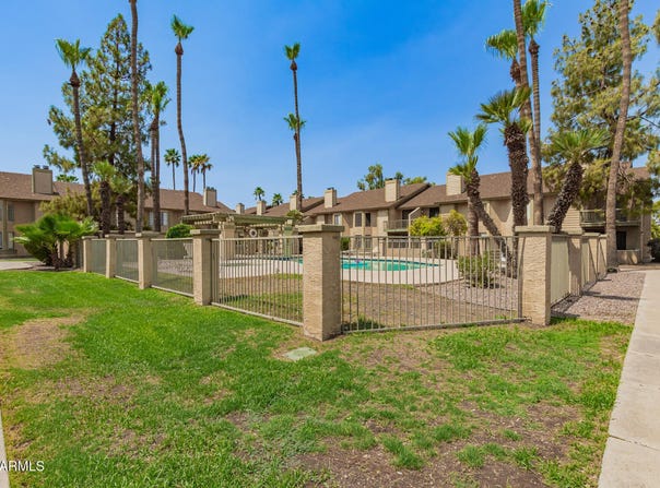 5236 W PEORIA Avenue, Glendale, AZ 85302