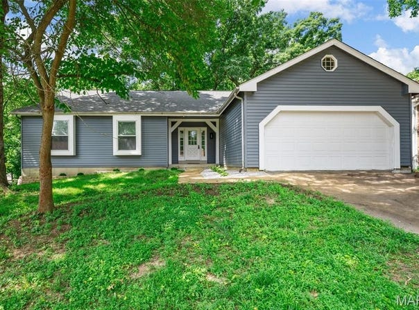 3620 Cinnamon Tree Lane, MO 63129