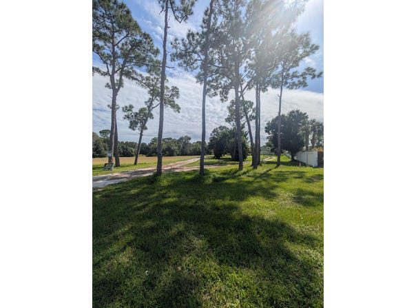 1500 SE Cove Road, Stuart, FL 34997