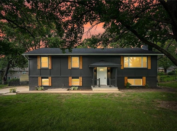1900 Ensley Lane, Lee's Summit, MO 64081