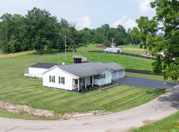 6049 E Mineral Koleen Road, Bloomfield, IN 47424