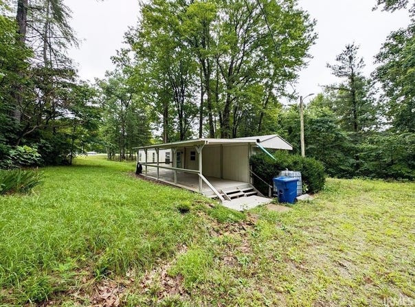 1181 N Lawrence Hollow Drive, Bloomfield, IN 47424