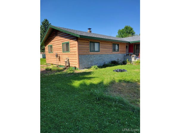 37 Cedar, White Pine, MI 49971