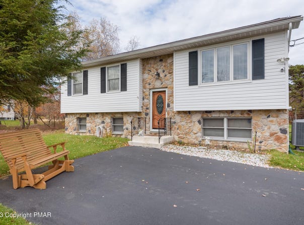 1977 Sun Valley Drive, Blakeslee, PA 18610
