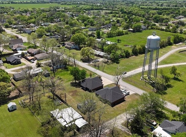 610 N Connett Street, Leonard, TX 75452
