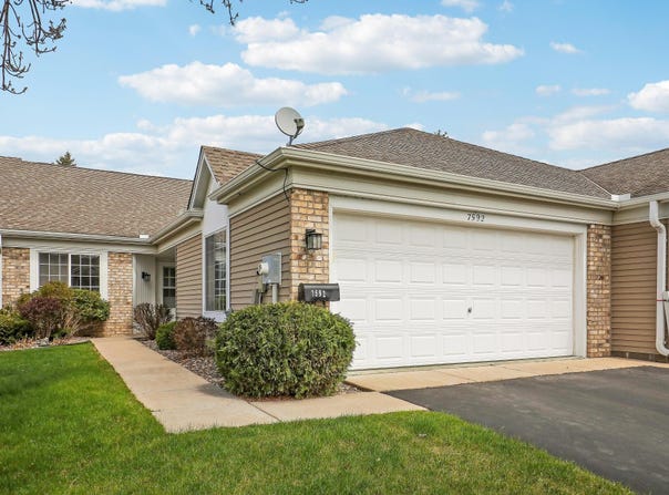 7592 Hinton Park Avenue S, Cottage Grove, MN 55016