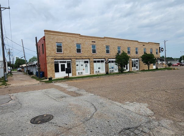 401 E Commerce Street, Mexia, TX 76667