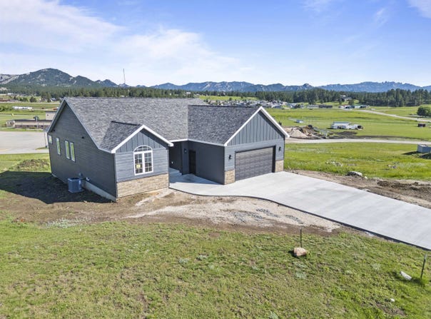 321 Rose Quartz Place, Custer, SD 57730