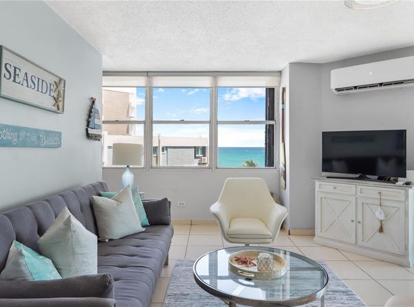 3819 AVE. ISLA VERDE AVENUE, CAROLINA, 00979