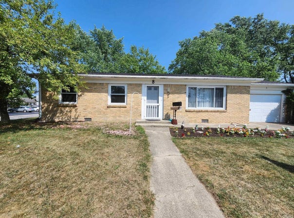 8 Blue River Drive, Columbia City, IN 46725