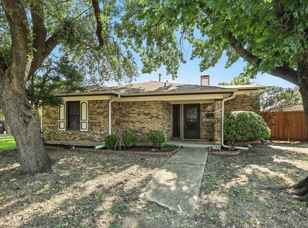 2202 Daniel Way, Carrollton, TX 75006