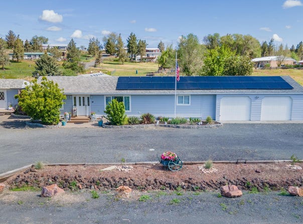 1048 SW Colfax Lane, Madras, OR 97741