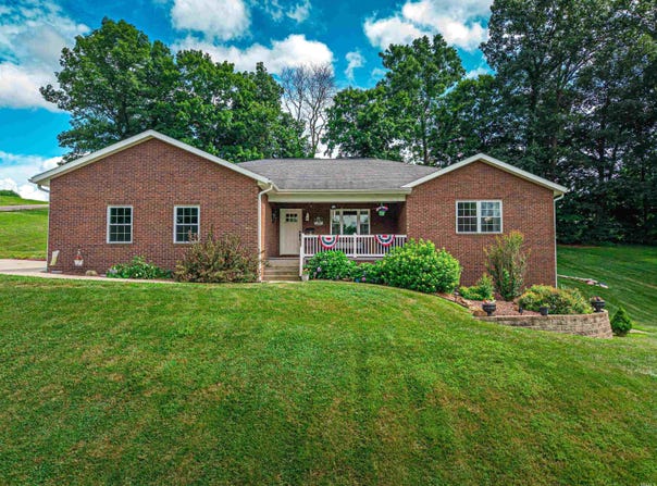 5760 E Hill Park Drive, Dubois, IN 47527