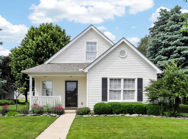 24 Bloomfield Hills Drive, Ashville, OH 43103