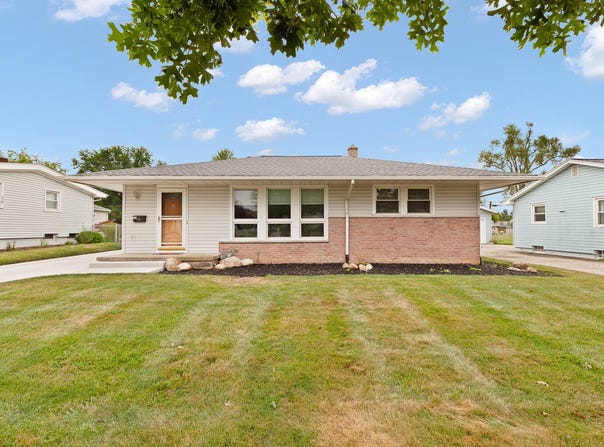 160 Canterbury Street, Adrian, MI 49221