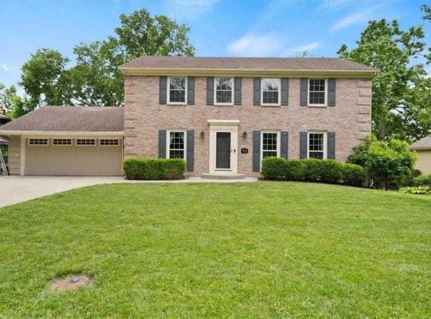 9005 W 106th Street, Overland Park, KS 66212