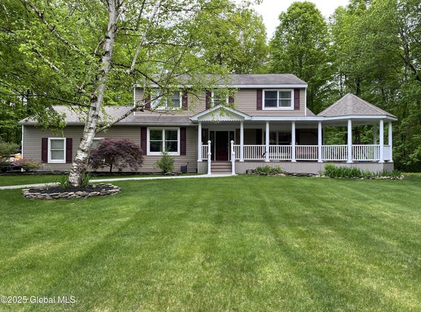 6 Bishops Court, Queensbury, NY 12804