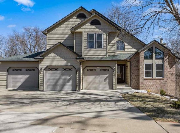 1801 Brown Deer Trail, Coralville, IA 52241