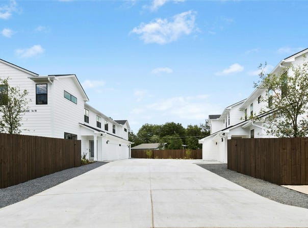 1500 Sylvan Glade RD, Austin, TX 78745