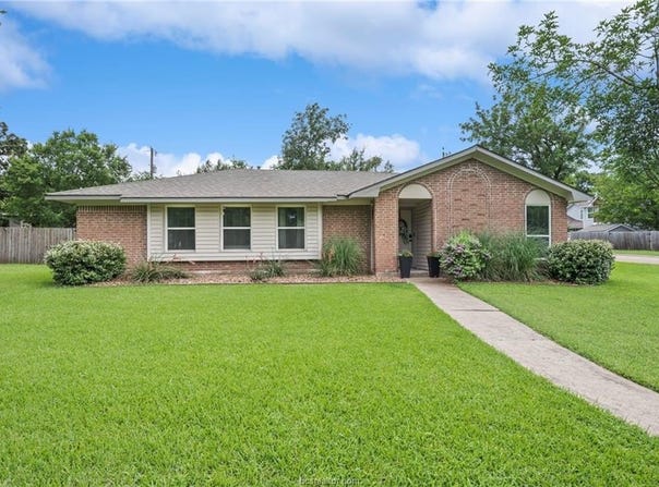 1200 Neal Pickett Drive, College Station, TX 77840