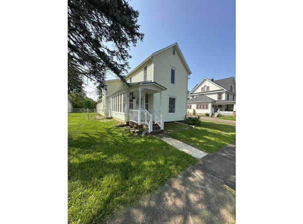 35 Landrum Avenue, Centerburg, OH 43011