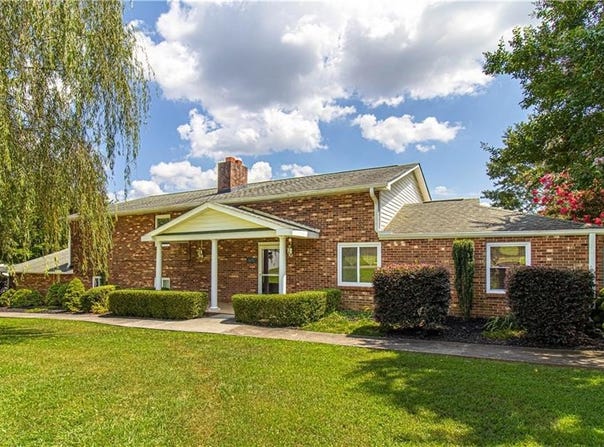 4692 Linville Avenue, Kernersville, NC 27284