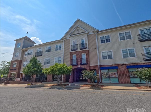 1410 4th Street Drive NW, Hickory, NC 28601