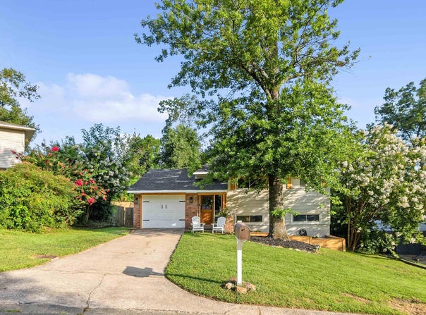 6 White Oak Circle, Little Rock, AR 72227